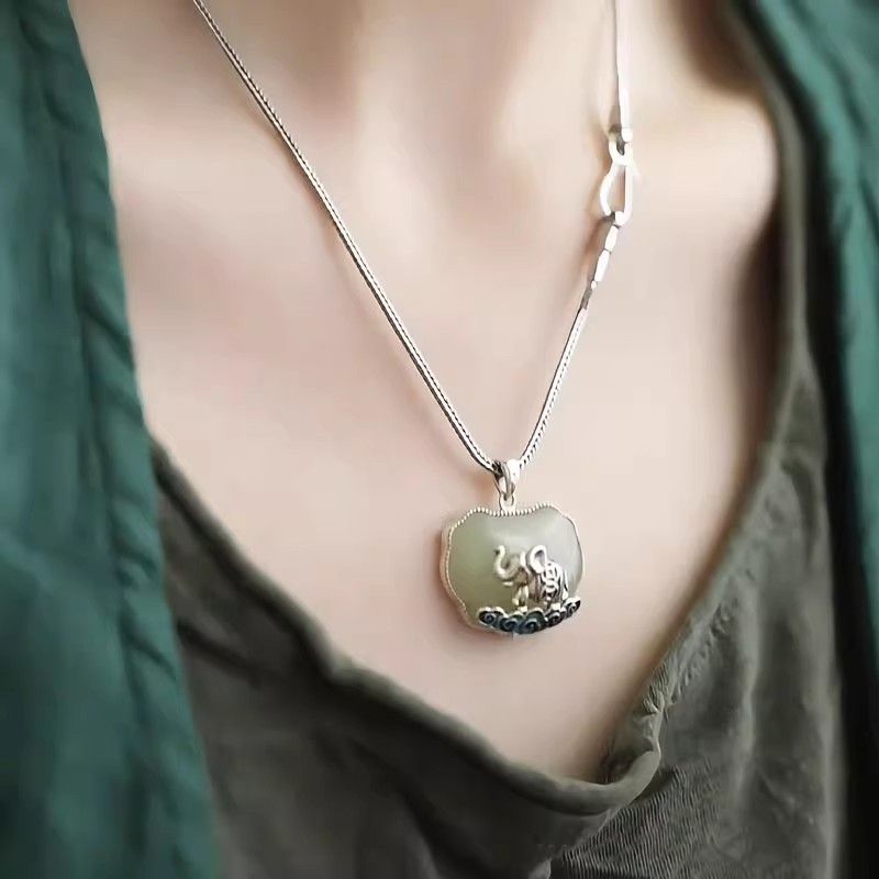 Ethnic Contemporary Fashion - Vintage-Anhänger aus 925er-Sterlingsilber mit Cloisonné-Wolken-Elefant, zeitgenössische